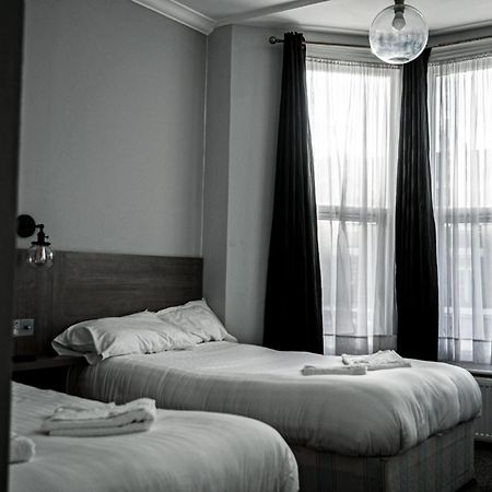 Plaza Hotel Λονδίνο Δωμάτιο φωτογραφία
